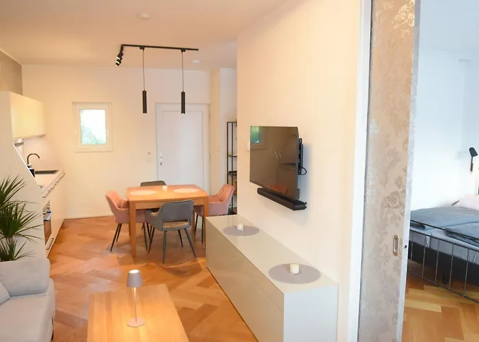 Stadtnest - Dachterrassenappartement Apartamento Graz